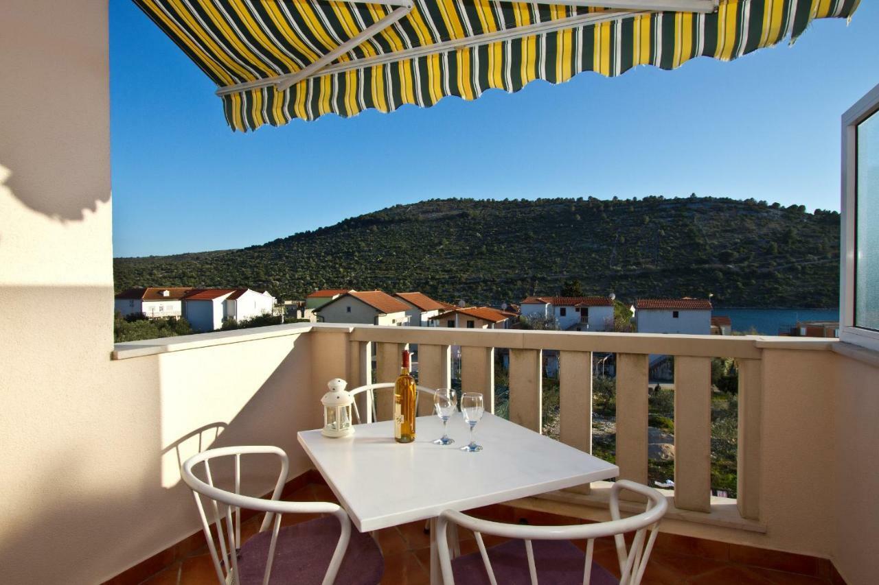 Apartments Antunovic Rogoznica  Bagian luar foto
