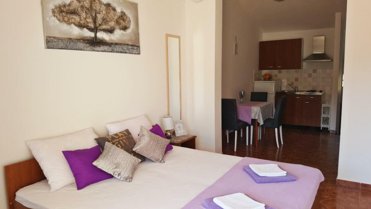 Apartments Antunovic Rogoznica  Bagian luar foto