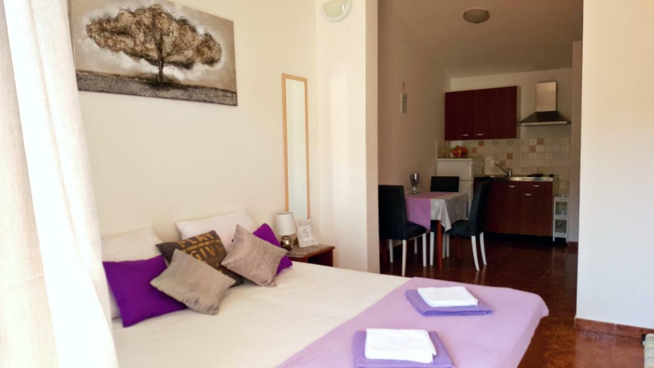Apartments Antunovic Rogoznica  Bagian luar foto
