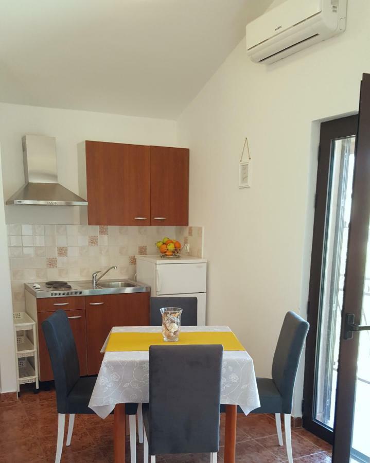 Apartments Antunovic Rogoznica  Bagian luar foto