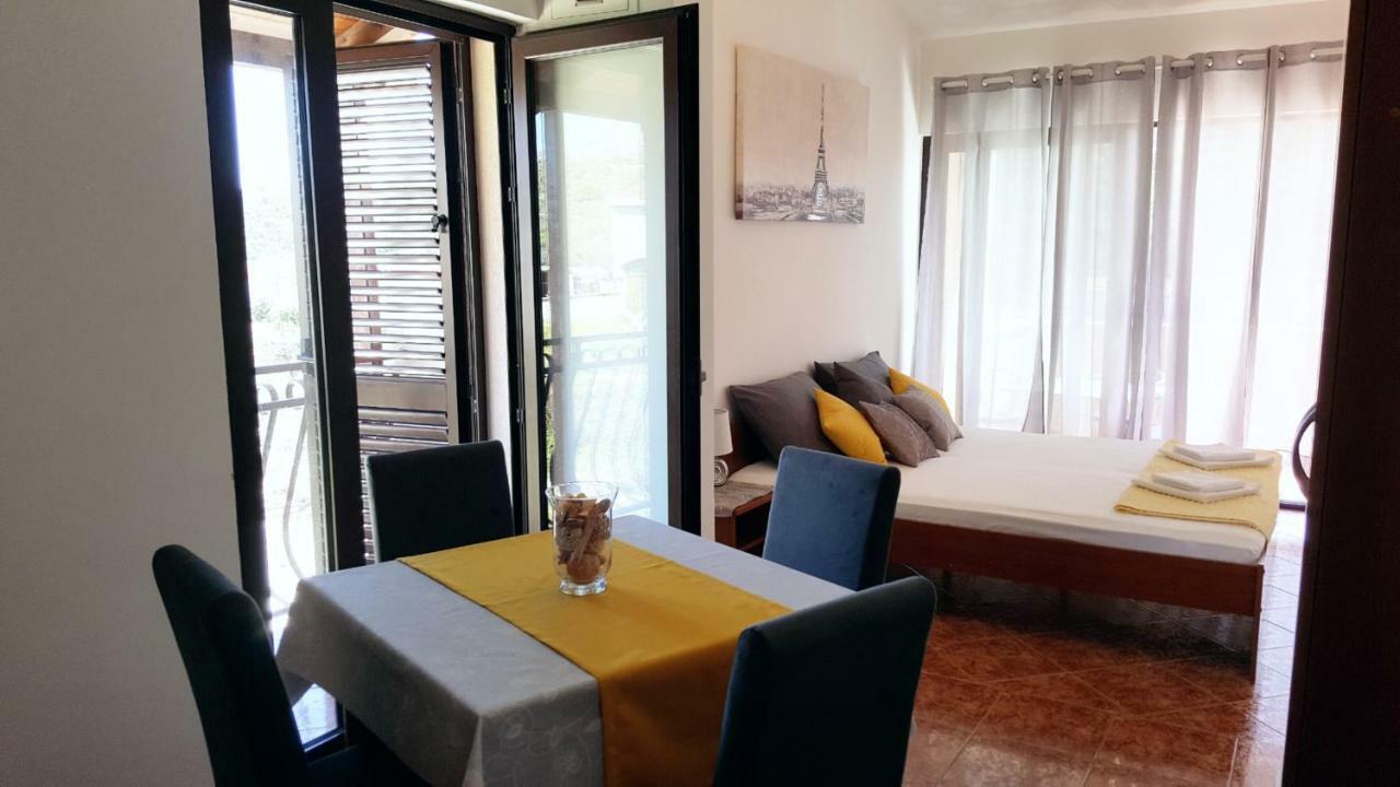 Apartments Antunovic Rogoznica  Bagian luar foto